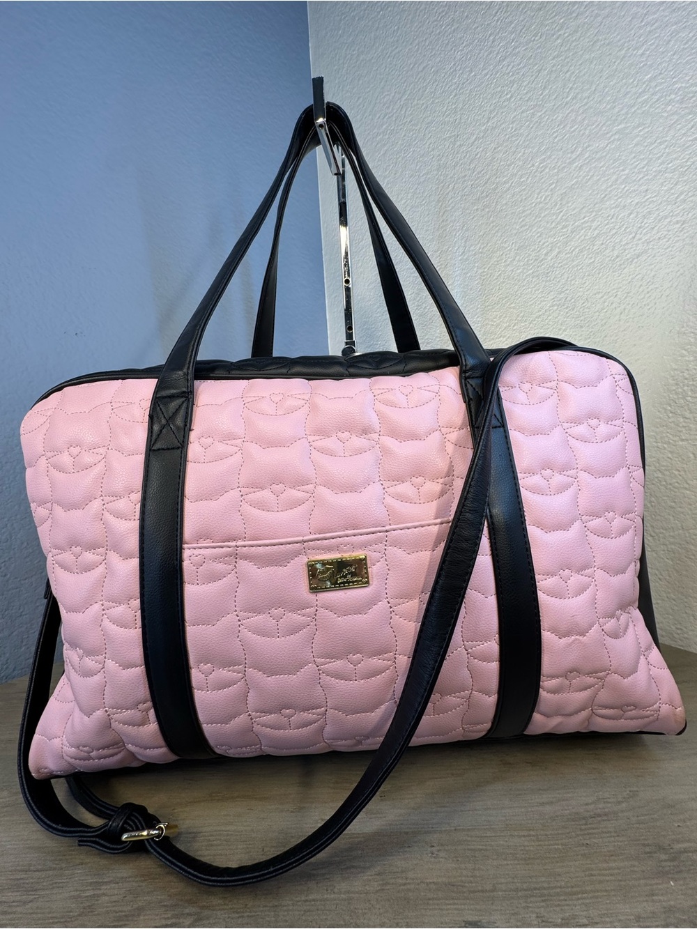NEW Betsey Johnson Luv Betsey Pink Black Stitched Cat Weekender Travel Bag